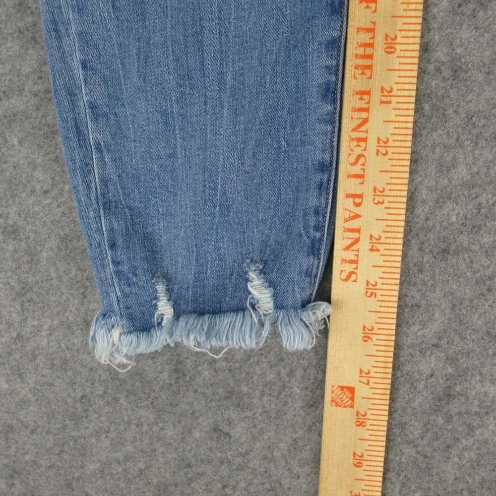 English Factory Womens Distressed‎ Ankle Jean Size 28 (Measures 28x26)